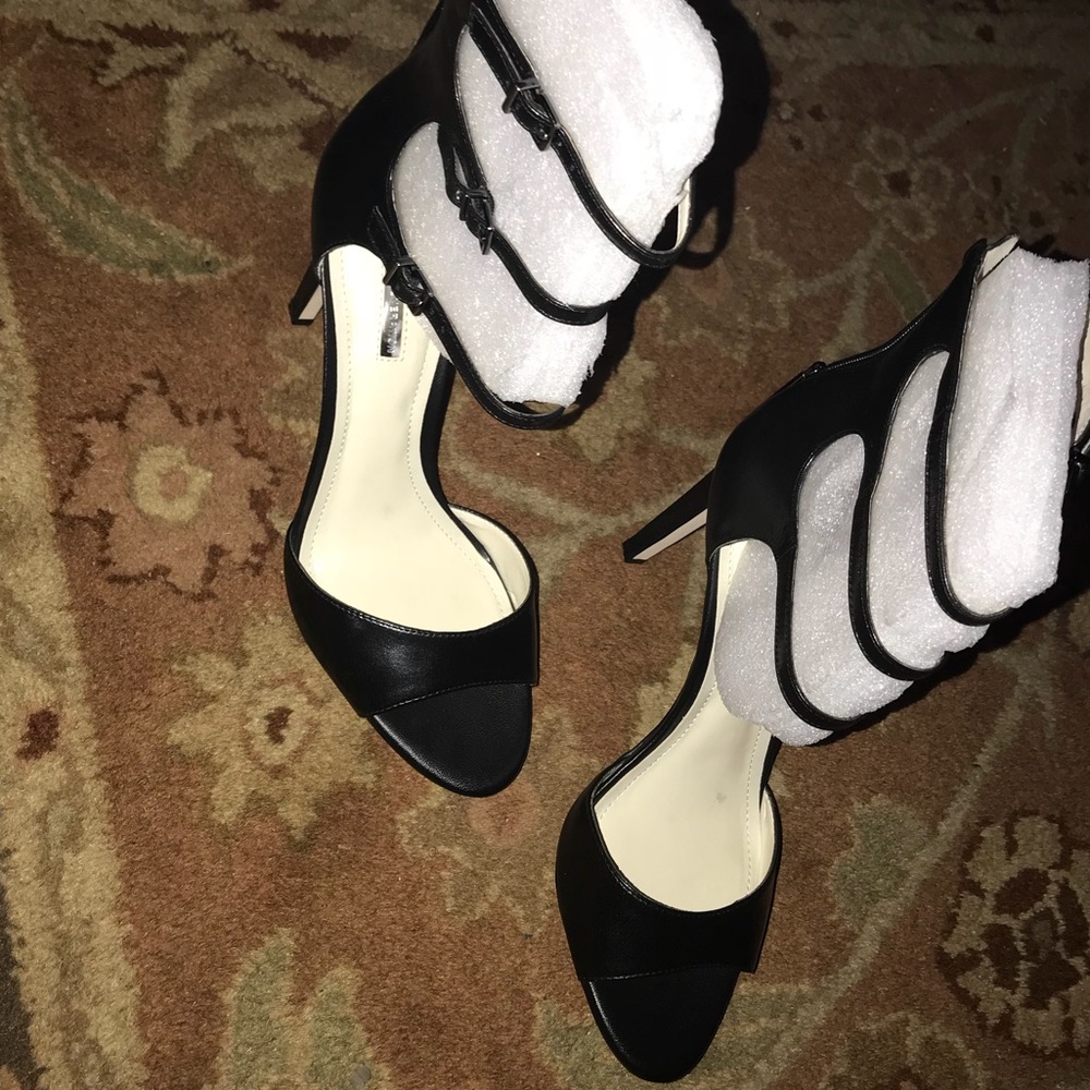 💕NEW BCBGeneration Open Toe Ankle Strap Heels💕 - Picture 4 of 5